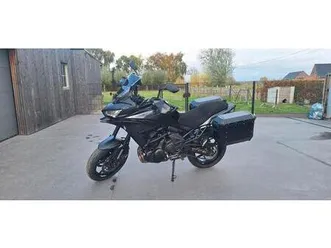 ② kawasaki versys 650