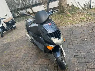 aprilia leonardo 125 roller