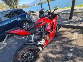 ducati panigale v2 rosso