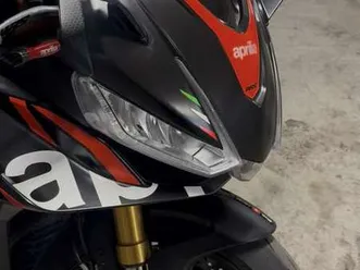 aprilia rsv4 factory