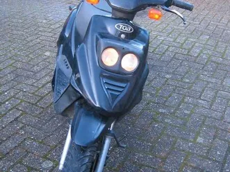 ② scooter tgb 101.s met papieren en 2 sleutels