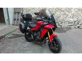 yamaha tracer 9 gt rosso