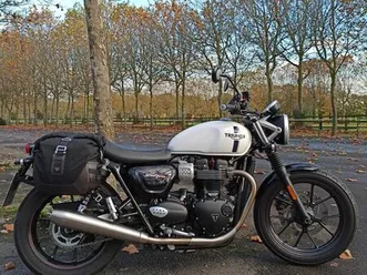 triumph street twin 900
