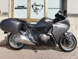 honda vfr 1200 f gt v4 173 cv