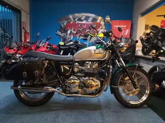 triumph bonneville t100 verde