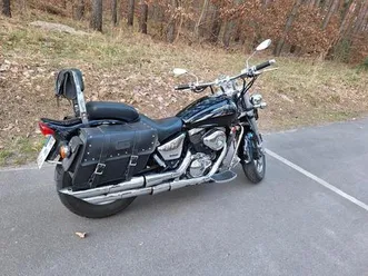 verkaufe eine suzuki marauder vz800