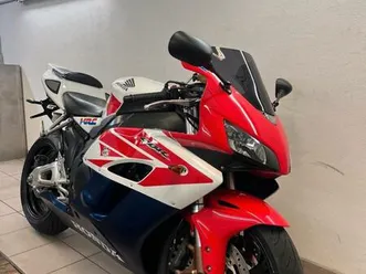honda cbr1000rr fireblade sc57
