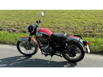 royal enfield classic 350 in chrome red