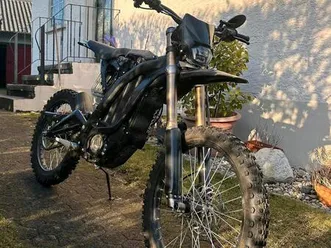 sur-ron light bee – neuwertig – nur 440 km – sofort fahrbereit!