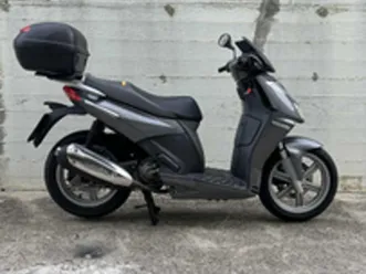 aprilia sportcity 200