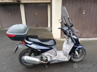 aprilia sportcity 250 del 2006