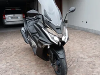 kymco-ak550