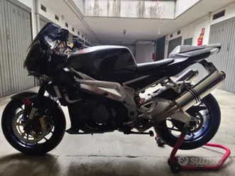 aprilia tuono 1000 r