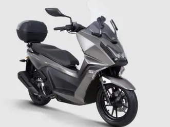 ② kymco skytown 125