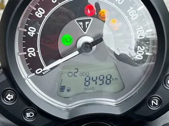 triumph bonneville bobber black