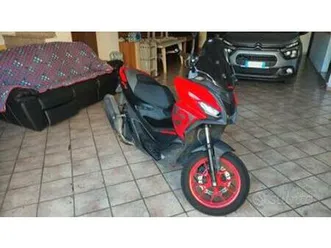 aprilia sr gt 125