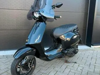 vespa sprint 125 abs - 185cc - uniek a1 — scooters | vespa — marktplaats