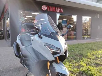 yamaha tmax 560
