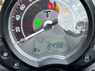 triumph bonneville bobber black