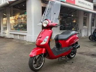 sym fiddle 50 | rood | 7.637 km | windscherm & klapdrager — scooters | sym — marktplaats