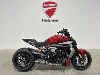 2025 ducati xdiavel, 1 previous owner, 4010 miles, full akrapovich system