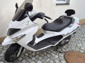 piaggio xevo 125