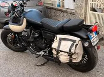 moto guzzi v9 bobber 2020