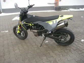 husqvarna 701 supermoto