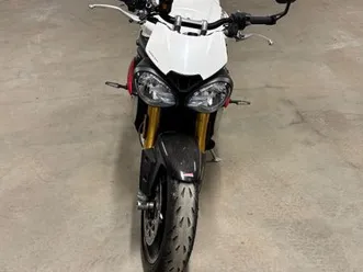 triumph speed triple r
