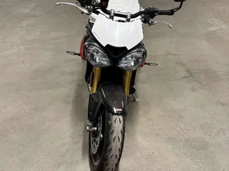 triumph speed triple r