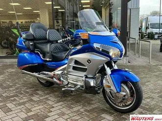 ② honda gl1800 goldwing dual c-abs deluxe