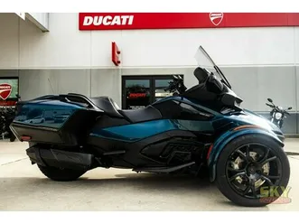 2023 can-am spyder rt