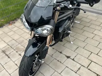 triumph speed triple 1050