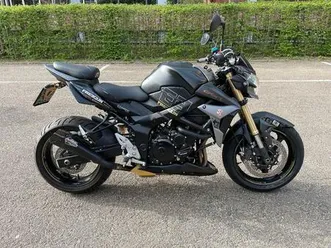 ② suzuki gsr750 freegun edition