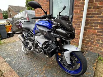 yamaha mt-10 1000 hyper-naked petrol manual euro 4 (160 ps) 998 cc