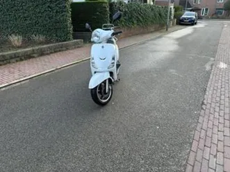 sym fiddle 2 met bromkenteken - 7000 km — scooters | sym — marktplaats