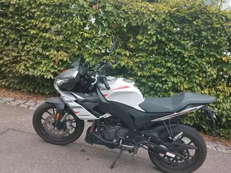 aprilia tuono 125