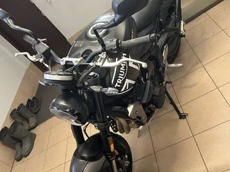 motcykl triumph trident chodów