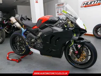 2023 ducati panigale v4 track/race bike with v5. see ad for full spec. £20,795