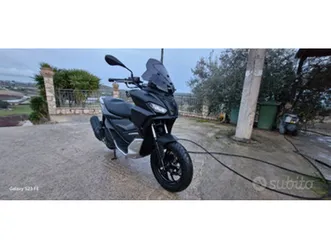 aprilia sr gt 125