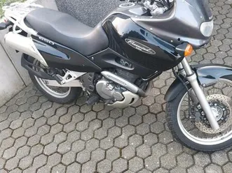 suzuki xf freewind 650