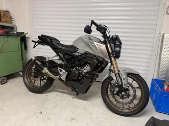 honda cb 125r checkheft gepflegt, kurzes heck, mivv sportauspuff