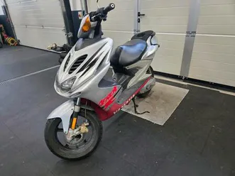 yamaha aerox yq 50 roller silber / rot 7626 km