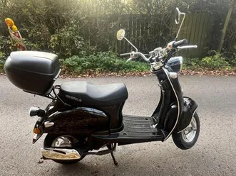 motorroller nova motors retro star 49 ccm 45 km/h mit topcase