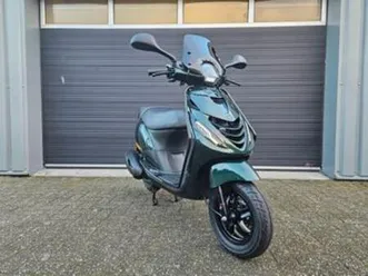 piaggio zip 4t e5 45km bj 2022 racing green 3513km + opties! — scooters | piaggio — marktplaats
