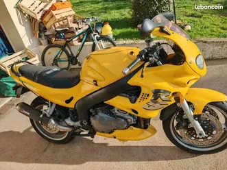 triumph sprint 955 i rs