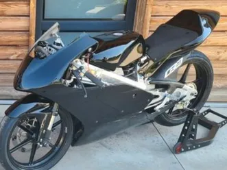 moto compétition honda nsf250 moto3