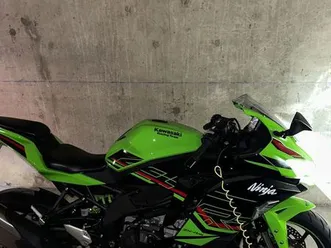 très belle kawasaki ninja 400 rr