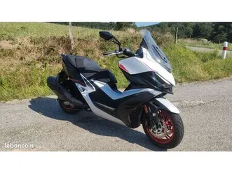 scooter kymco 400