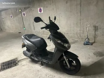 scooter kisbee